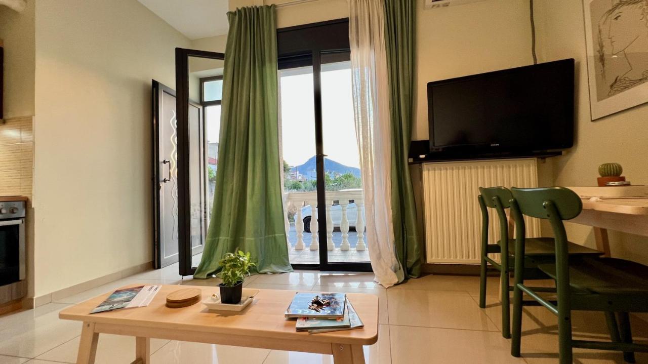 100 Meters From The Sea Apartment Xylokastro Exterior photo