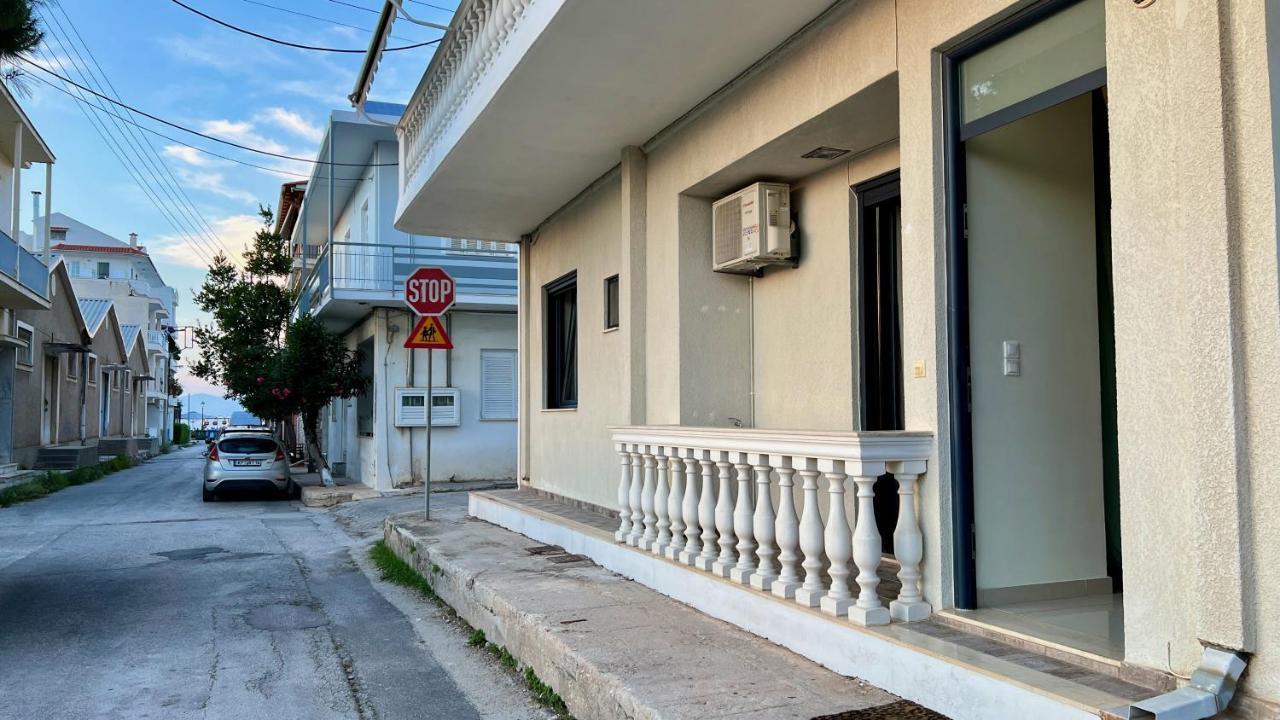 100 Meters From The Sea Apartment Xylokastro Exterior photo